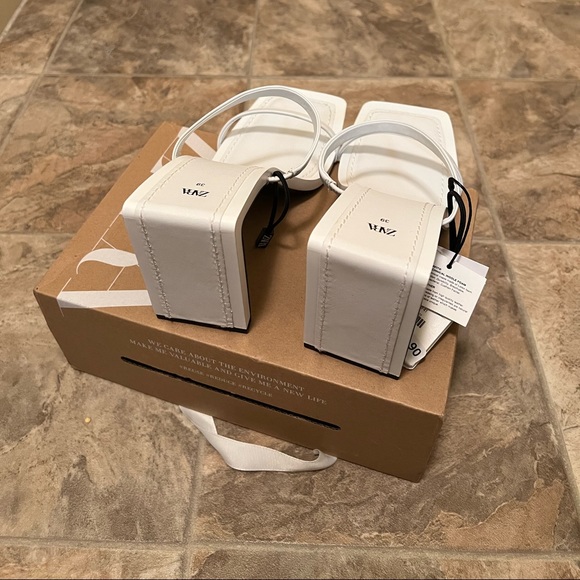 RARE Zara Minimalist Strappy Leather Heeled Sandal - Picture 15 of 16